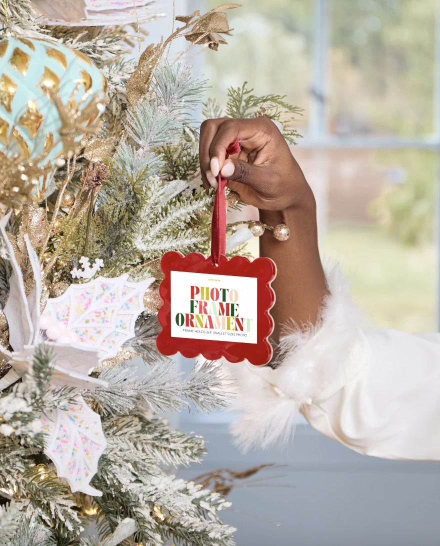 Red Scalloped Mini Frame Ornament