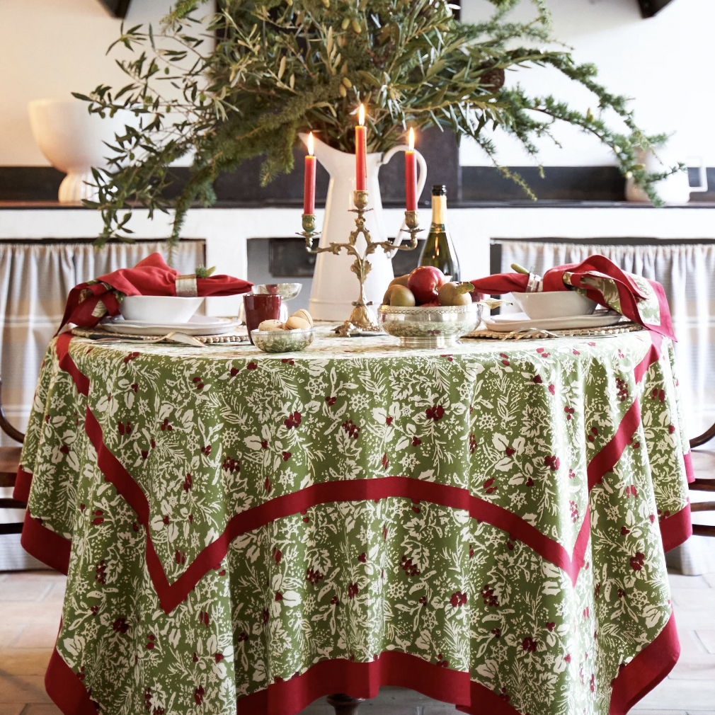 Baies de houx Red & Green Tablecloth + Napkins