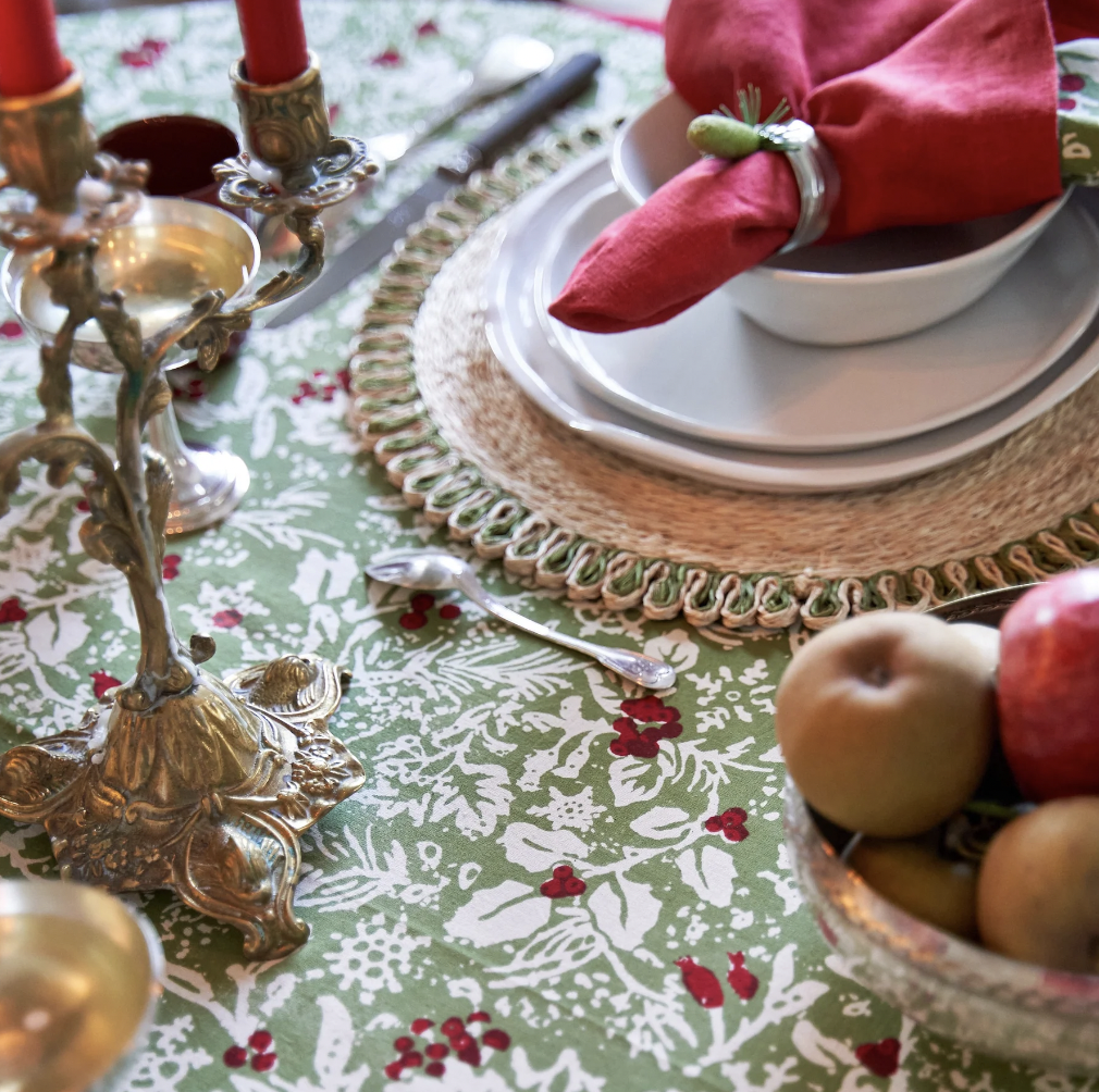 Baies de houx Red & Green Tablecloth + Napkins