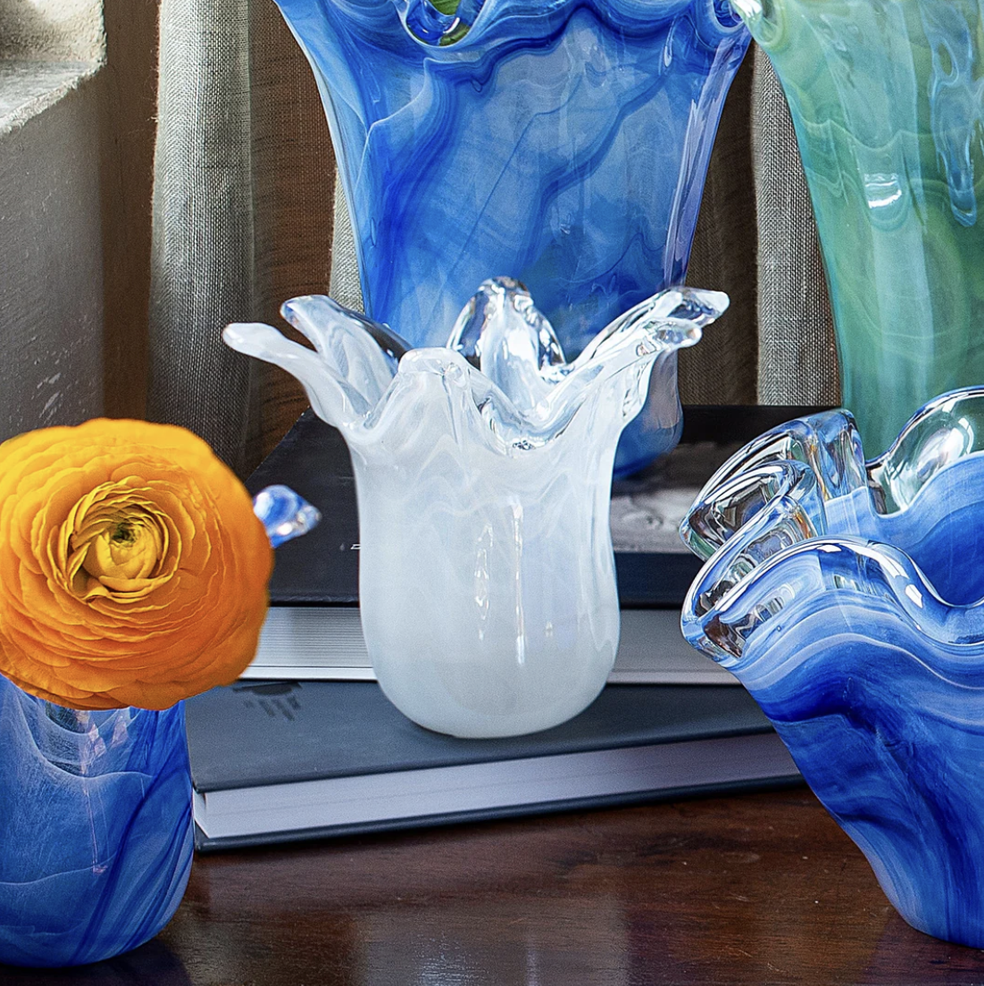 Onda Glass Petite Vase - White